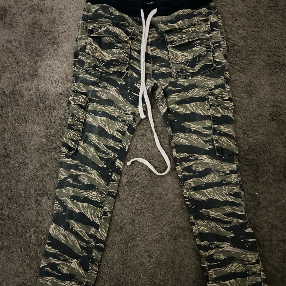 MNML Tiger Stripe Cargo Pants - Olive & Black